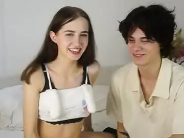 Chaturbate Live Sex Cam of hyper_couple