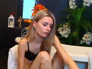 Chaturbate Live Sex Cam of roxanne_joy