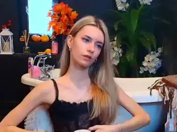 Chaturbate Live Sex Cam of roxanne_joy