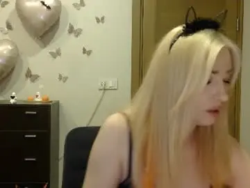 Chaturbate Live Sex Cam of wild_silk_desire