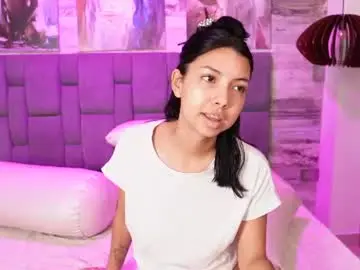Chaturbate Watch Live Sex Cams of clhoe_bell