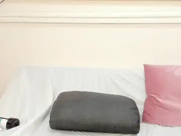 Chaturbate Nude Webcam of drake_and_zara