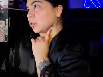 Chaturbate Live Sex Cam of kimmiakiss22