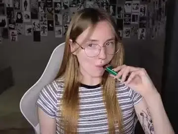 Chaturbate Free Live Porn of littlevildevil