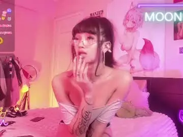 Chaturbate Live Sex Cam of moonfiredance