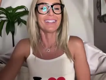Chaturbate Free Porn Cam of velvetbarbie