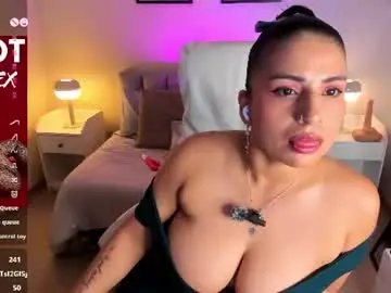 Chaturbate Watch Live Sex Cams of sheyla_hills_