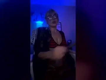 Chaturbate Live Sex of queenbish90