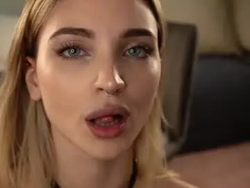 Chaturbate Live Sex Cam of beckymadsons