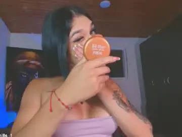 Chaturbate Live Sex Cam of kortneyhills