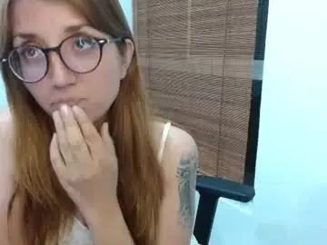 Chaturbate Live Sex Cam of ghostcrimson