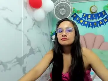 Chaturbate Sex Chat of maylin_hornyy19