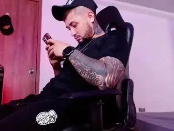 Chaturbate Live Porn of lliamm_2