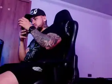 Chaturbate Sex Cam of lliamm_2