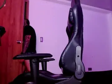 Chaturbate Live Sex Cam of lliamm_2