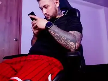 Chaturbate Live Sex of lliamm_2