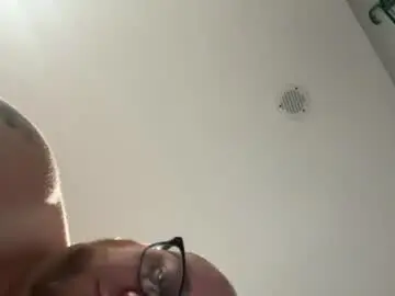 Chaturbate Sex Cam of chubbybttm690
