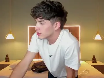 Chaturbate Free Porn Cam of alejootwink