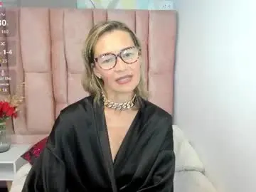 Chaturbate Best live sex cam show of issa_milf__