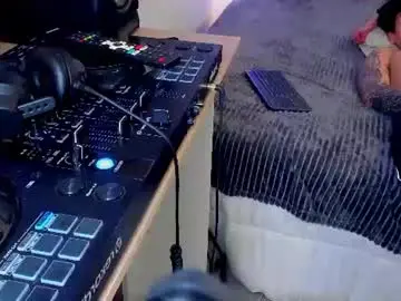 Chaturbate Watch Live Sex Cams of morthy_downey