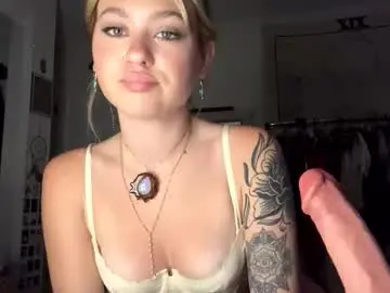 Chaturbate Free Porn Cam of peachesncreampiezz