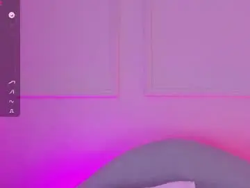 Chaturbate Live Sex Cam of kosmic_21
