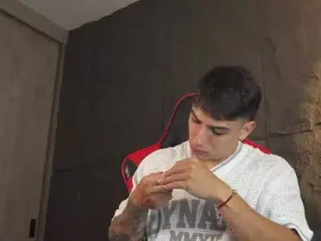 Chaturbate Live Sex Cam of joseph__boy
