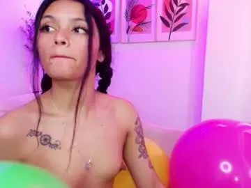 Chaturbate Live Sex Cam of maddie_t18