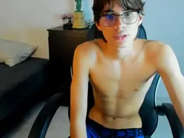Chaturbate Nude Webcam of ryan_bronw