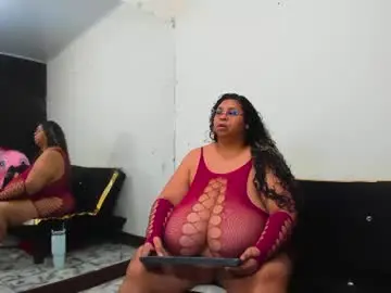Chaturbate Live Sex Cam of lynn_and_esteban