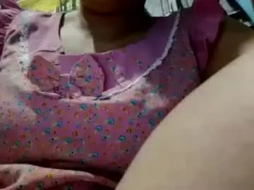 Chaturbate Free Porn Cam of roselove567