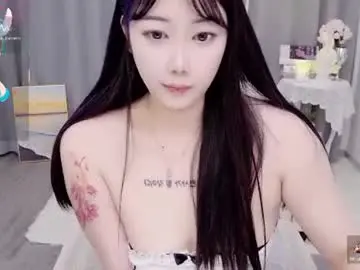 Chaturbate Live Sex Cam of bell_cs