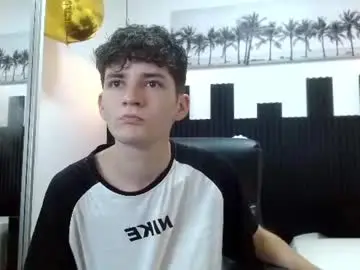 Chaturbate Live Sex Cam of trevor_mob