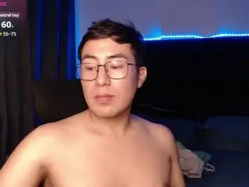 Chaturbate Live Sex Cam of andrewmhilton_