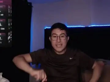 Chaturbate Free Porn Cam of andrewmhilton_