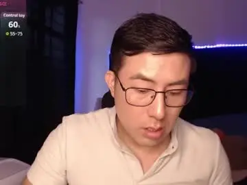 Chaturbate Live Sex Cam of andrewmhilton_