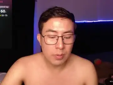 Chaturbate Live Sex Cam of andrewmhilton_