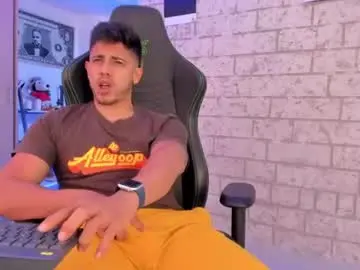 Chaturbate Free Live Porn of ashton_coleman_