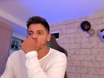 Chaturbate Free Live Porn of ashton_coleman_