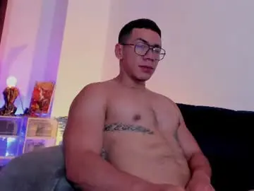 Chaturbate Live Sex Cam of bastian_franco01