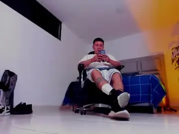 Chaturbate Live Sex Cam of bastian_franco01