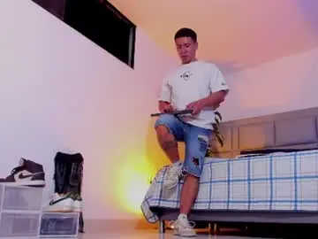 Chaturbate Live Sex Cam of bastian_franco01