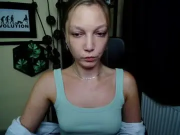 Chaturbate Live Sex Cam of emilly_xkiss