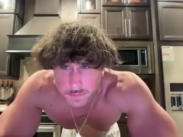 Chaturbate Live Sex Cam of hungkingg22