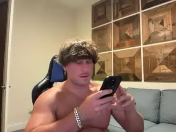 Chaturbate Live Sex Cam of hungkingg22
