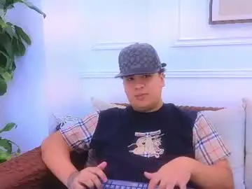Chaturbate Nude Webcam of alejo_bennett