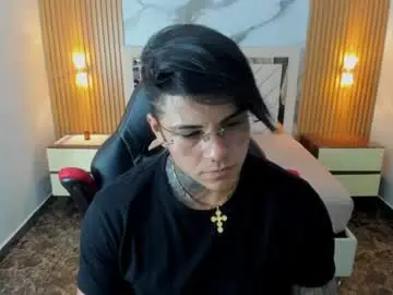 Chaturbate Adult Video Chat of karolandluna