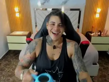 Chaturbate Live Sex Cam of karolandluna