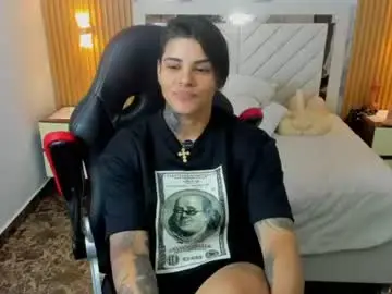 Chaturbate Adult Video Chat of karolandluna