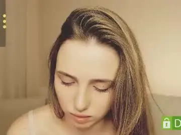 Chaturbate Best live sex cam show of shypeachmaru